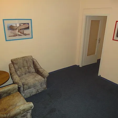 Avalex 2* برلين